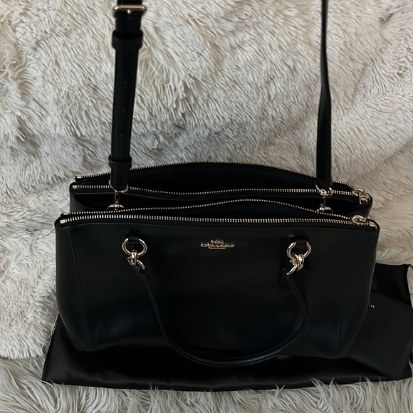 COACH Large Carryall with Wristlet and Strap EUC - Picture 4 of 8